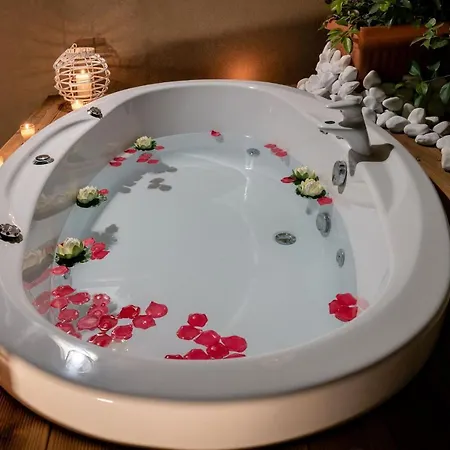 Apartment Castello Luxury With Private Jacuzzi