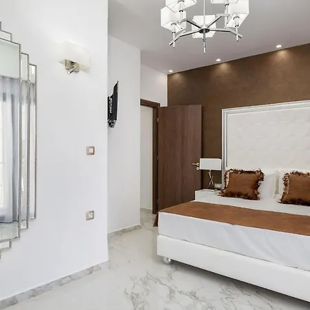 Castello Luxury With Private Jacuzzi Apartment *